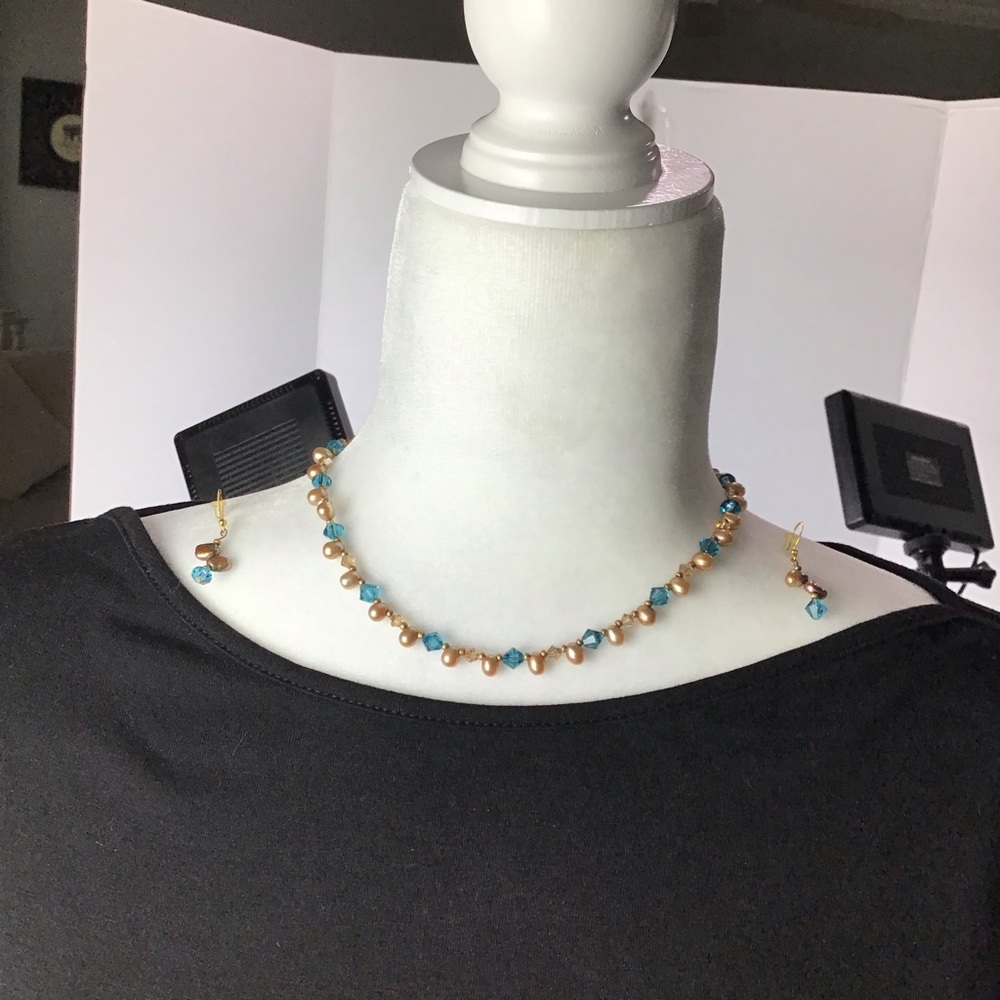 Collectables America Pearl/Crystal Necklace Set NEW